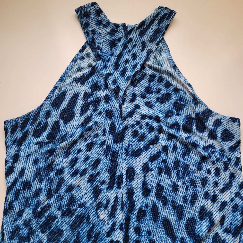 Cute blue INC top!
